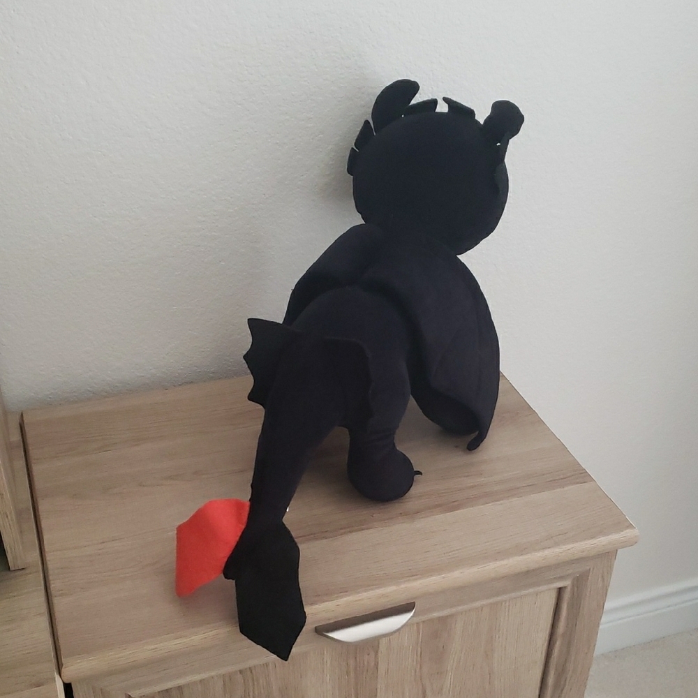 DreamWorks How To Train Your Dragon Toothless Plush Toy - Picture 5 of 7